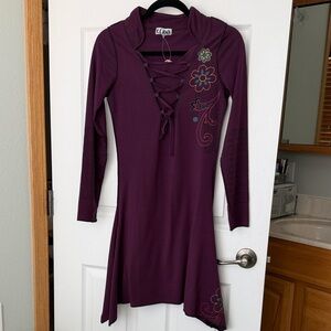 🌺 NWT: Super cool Boho Long Sleeve Dress with Floral and Geometric Details (S)